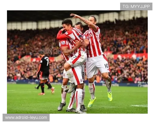 助理裁判举旗判罚时机规则全解，误判常在哪些瞬间发生？